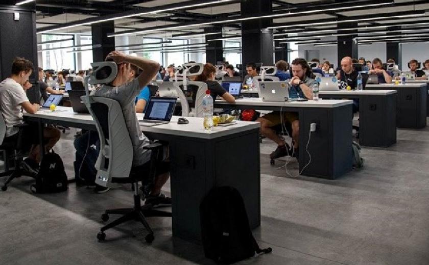 Coworking trendy, które zwiększają popularność pomieszczeń biurowych